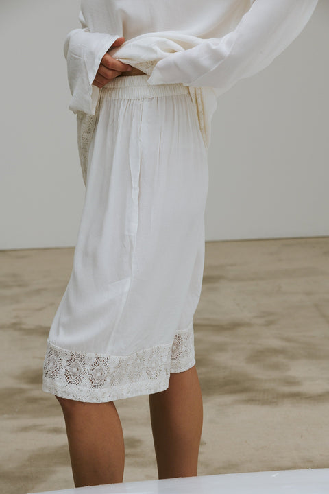 A Perfect Nomad | Shorts Lace Bermuda