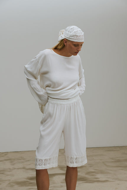 A Perfect Nomad | Shorts Lace Bermuda