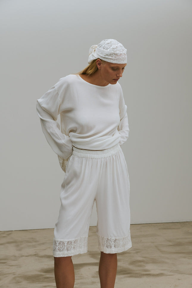 A Perfect Nomad | Shorts Lace Bermuda