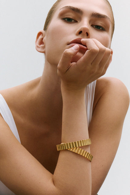 A Perfect Nomad | THE UTILITY BANGLE