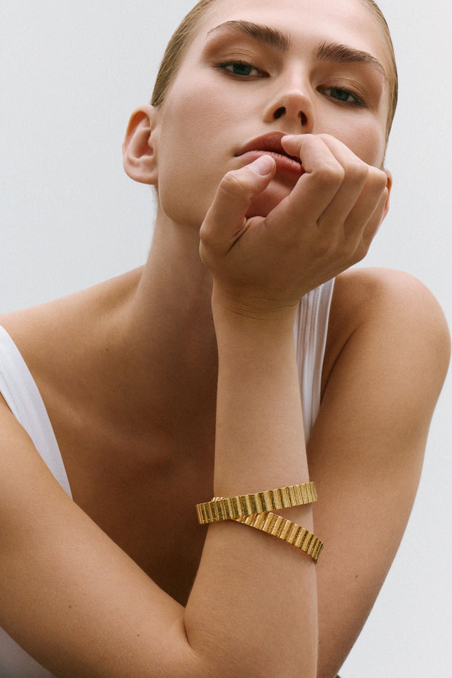 A Perfect Nomad | THE UTILITY BANGLE