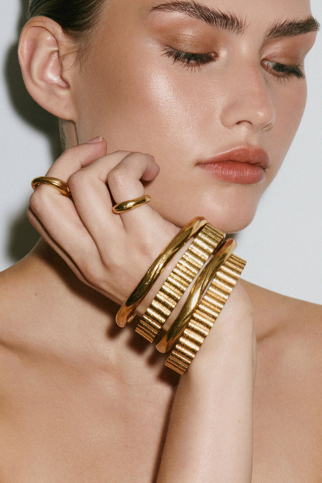 A Perfect Nomad | THE UTILITY BANGLE