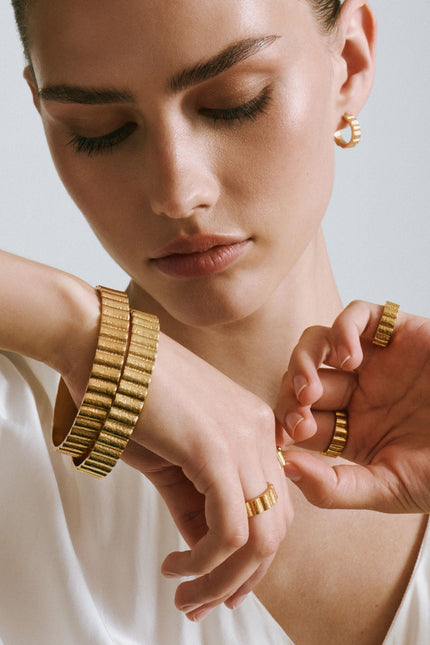A Perfect Nomad | THE UTILITY BANGLE