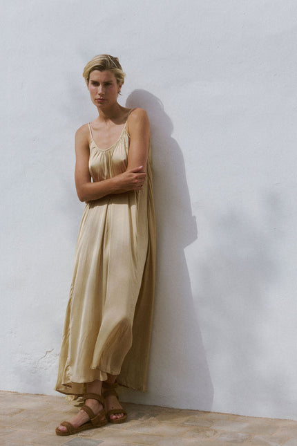 A Perfect Nomad | SILK SYROS
