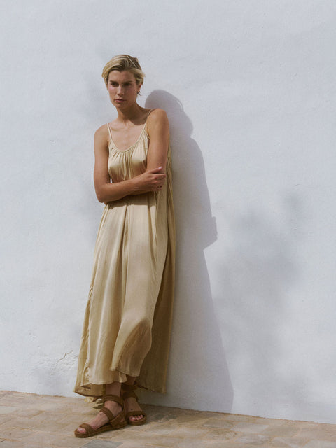 A Perfect Nomad | SILK SYROS