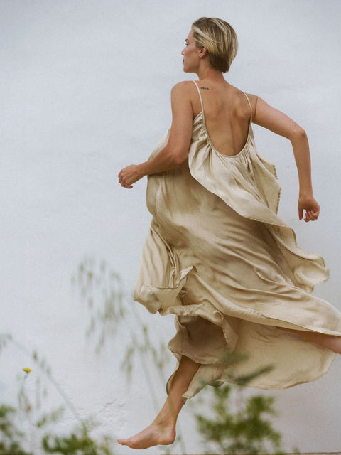 A Perfect Nomad | SILK SYROS