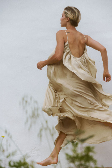A Perfect Nomad | SILK SYROS