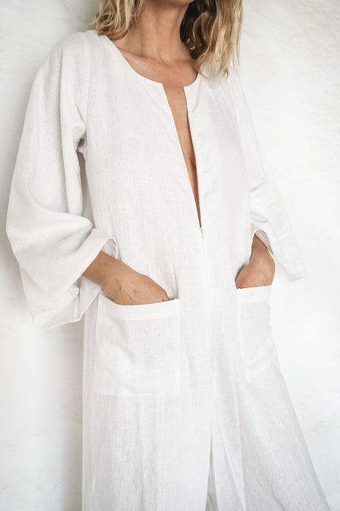 A Perfect Nomad | Minimal Jumpsuit linen