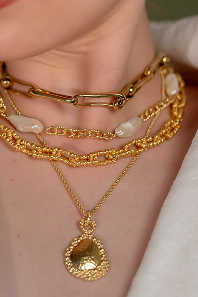 Arvino | Golden Riverstone Engrave Necklace