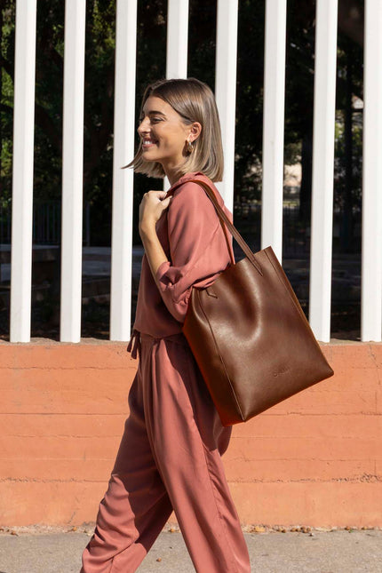 Sac à bandoulière minimaliste – couleur noisette