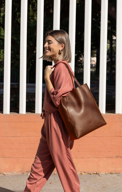 Sac à bandoulière minimaliste – couleur noisette