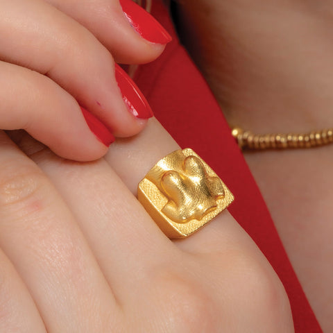 Arvino | Granular Diva Signet Ring