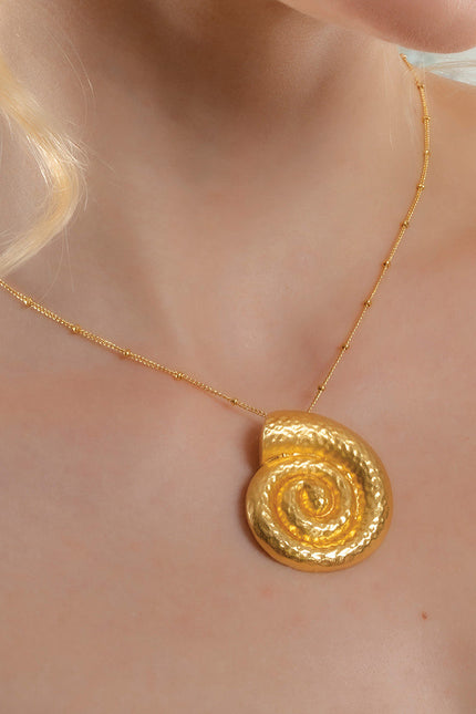 Arvino | Textured Coral Shell Pendant