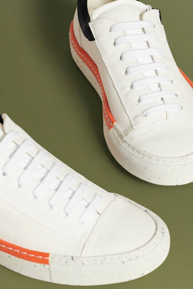 O2 Monde | Asha Sneakers white velvet