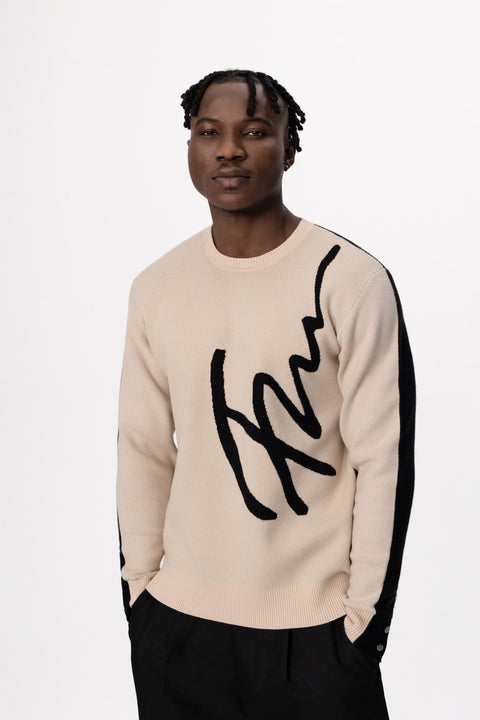Jacquard fine knit FREISI sweater-a visually striking design featuring the contrasting jacquard Freisi logo adorning the front, shoulder line, and back