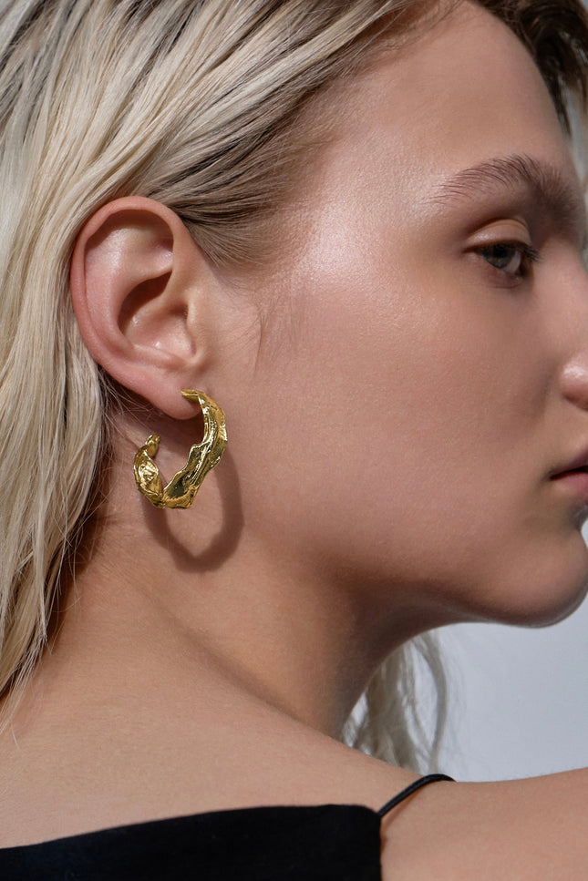 SIMA GINA | Wilting Hoops