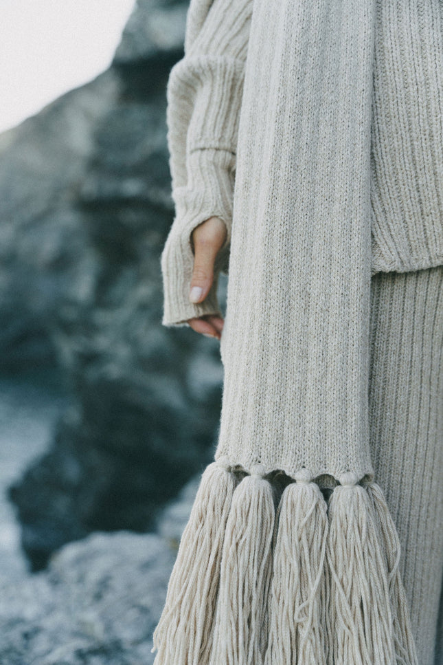 A Perfect Nomad | Native Knit Oversized Scarf