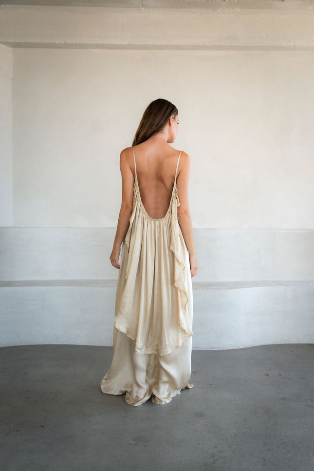 A Perfect Nomad | SILK SYROS