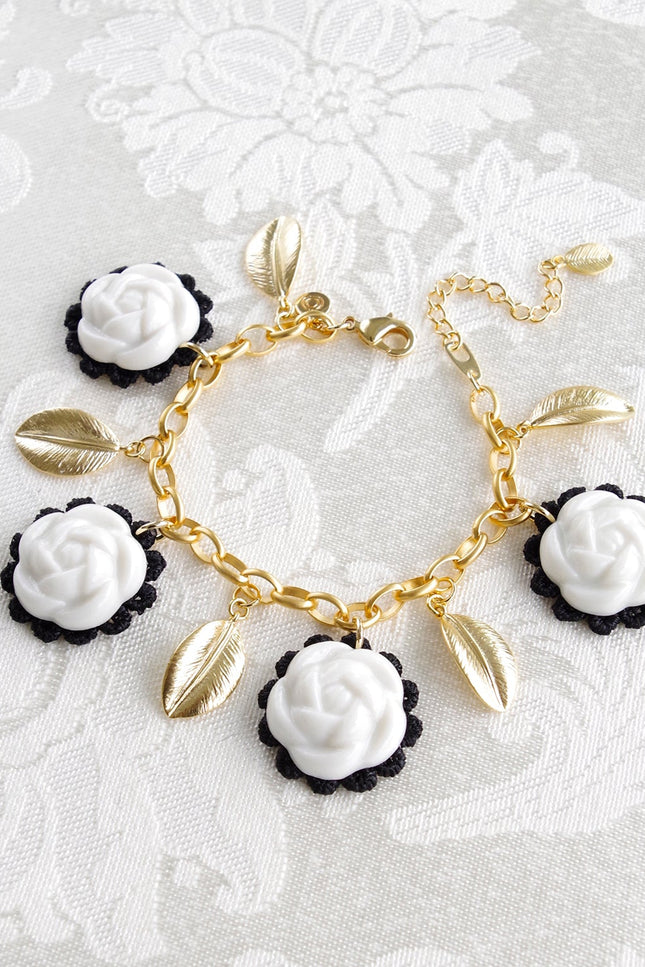Poporcelain | Bransoletka z kwiatami i liśćmi Camellia