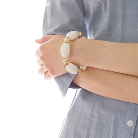 Poporcelain | Bransoletka elastyczna z muszlami Cowrie