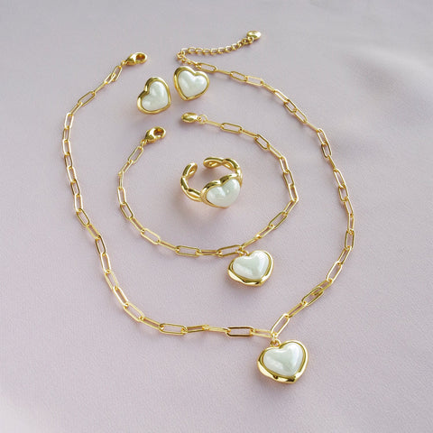 Poporcelain | Pearly White Heart Charm Bracelet