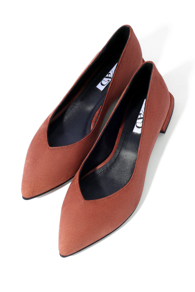Pair of ballerina flats in brown suede leather and memory foam insole 