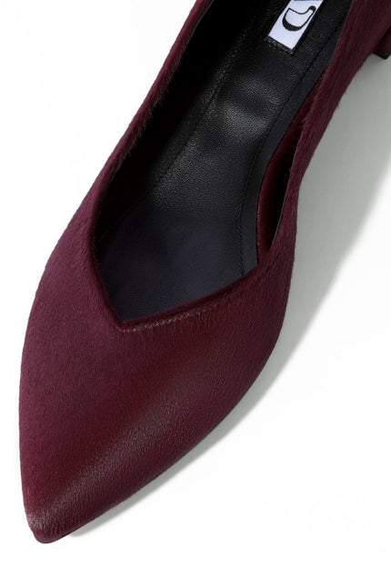Ballerina shoes in merlot pony hair with pointed toe and memory foam insole for added comfort 