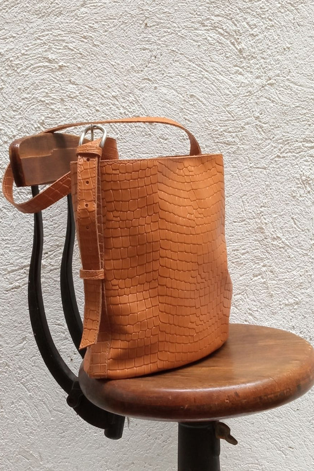 JUAN-JO I Bolso Cubo Piel Marrón Oscuro Bucket
