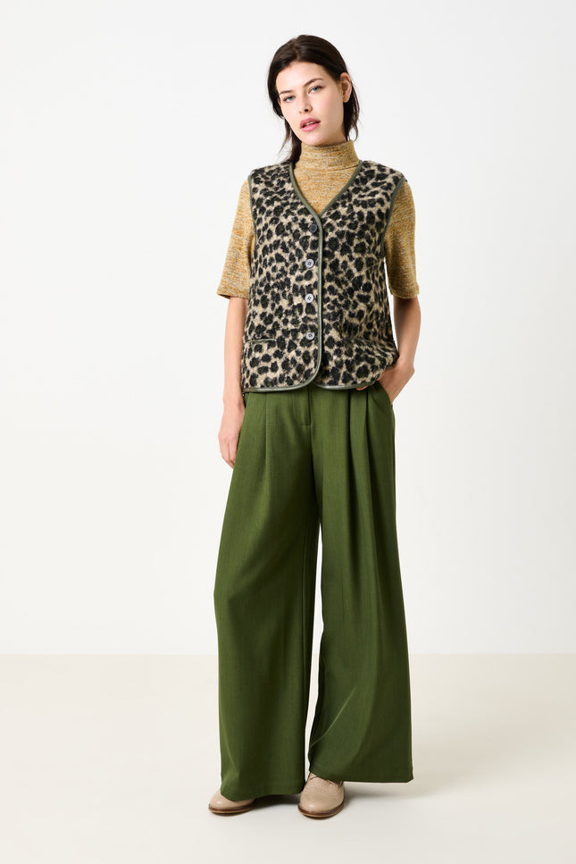 Chris Animal Print Gilet - Green - Detail 3