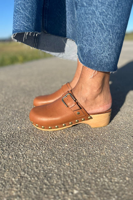 Entrudo | Chodaki na platformie Briffa x Entrudo camel