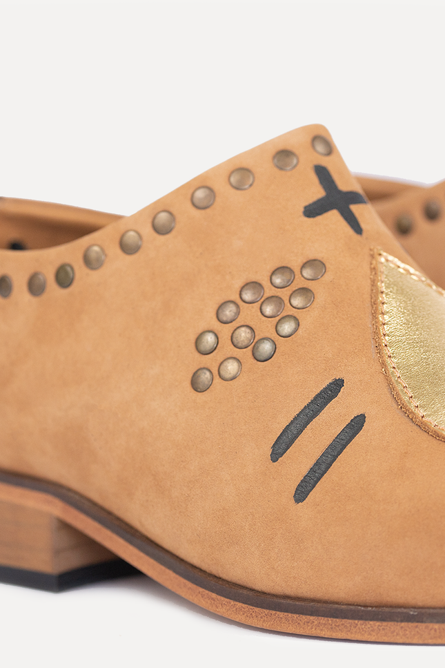 Entrudo | Careto Flat shoes with lace camel