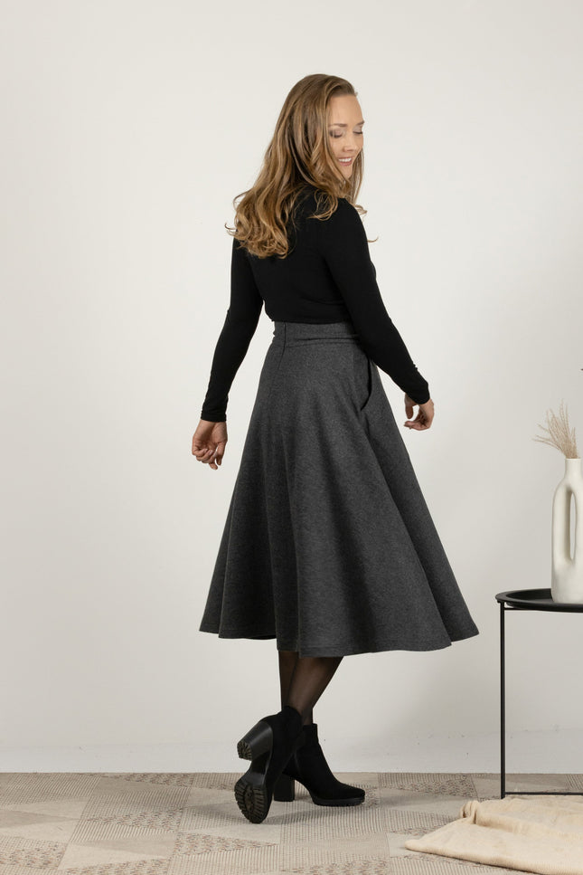 Comfortable high waist wool skirt