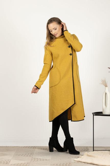 Yellow wool coat with classic silhouette