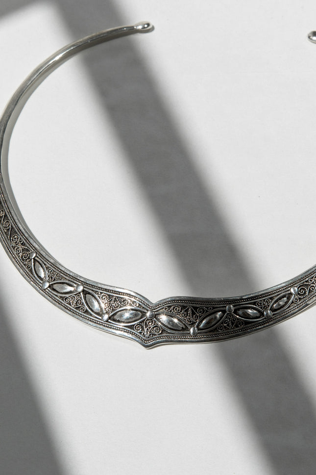 Yelli Jewels | Grey Tiara Choker