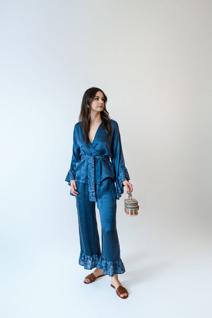 Maoconcept | Granatowe krótkie kimono z cupro z falbanami