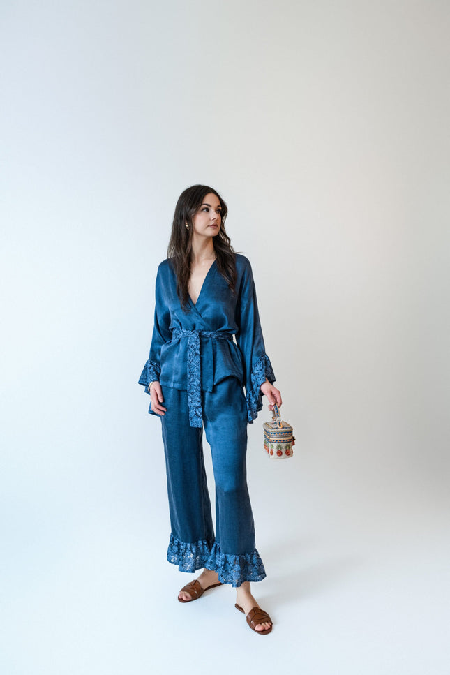 Maoconcept | Granatowe krótkie kimono z cupro z falbanami