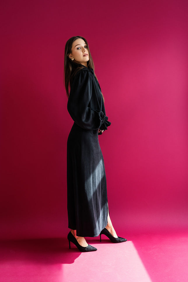 Maoconcept | Black midi skirt with a slit