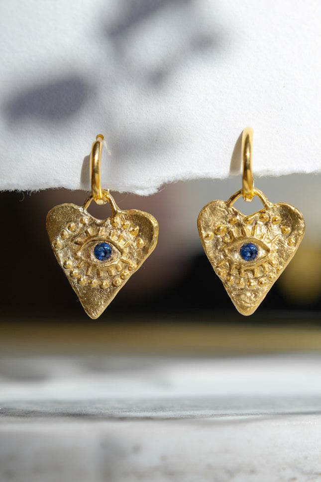 Pezi Jewellery | Eros huggie sapphire