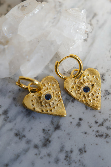 Pezi Jewellery | Eros huggie sapphire