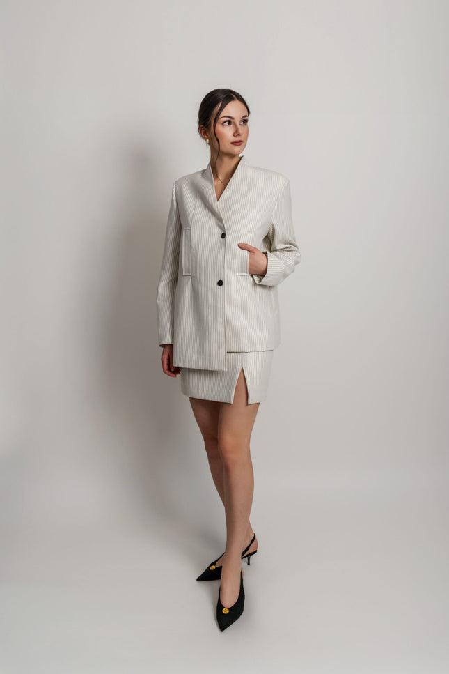 Maoconcept | Asymetryczna marynarka w kolorze ecru z wełny dziewiczej