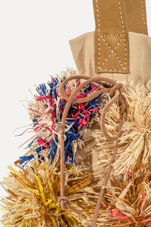 Entrudo | Lalim Bucket Bag with raffia flowers