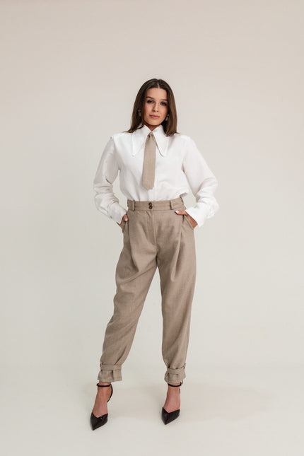 Maoconcept | White shirt with shoulder pads and a pointed collar