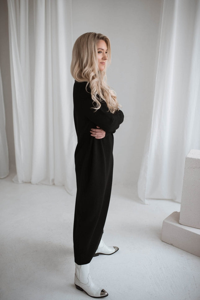 Monala | Turtleneck Knitted Merino Wool Sweater Dress in Black
