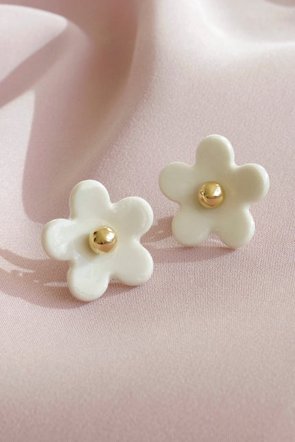 Poporcelain | Everyday Daisy Studs