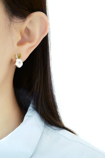 Poporcelain | Strawberry Flower Studs