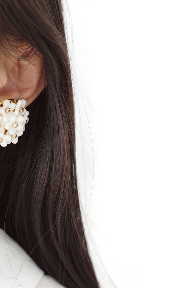 Poporcelain | Daisy Cluster Clip Studs