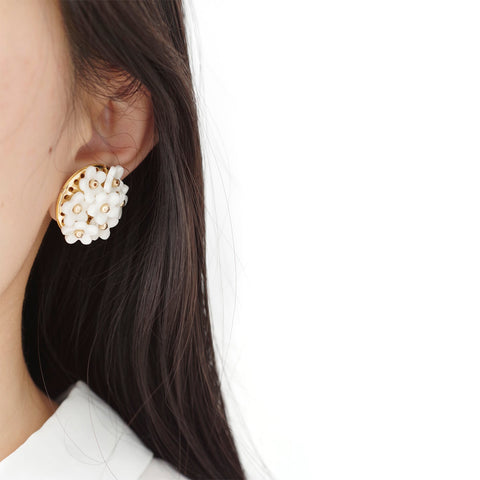 Poporcelain | Daisy Cluster Clip Studs