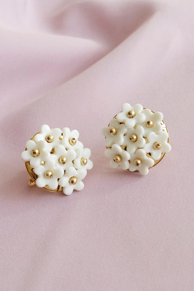 Poporcelain | Daisy Cluster Clip Studs
