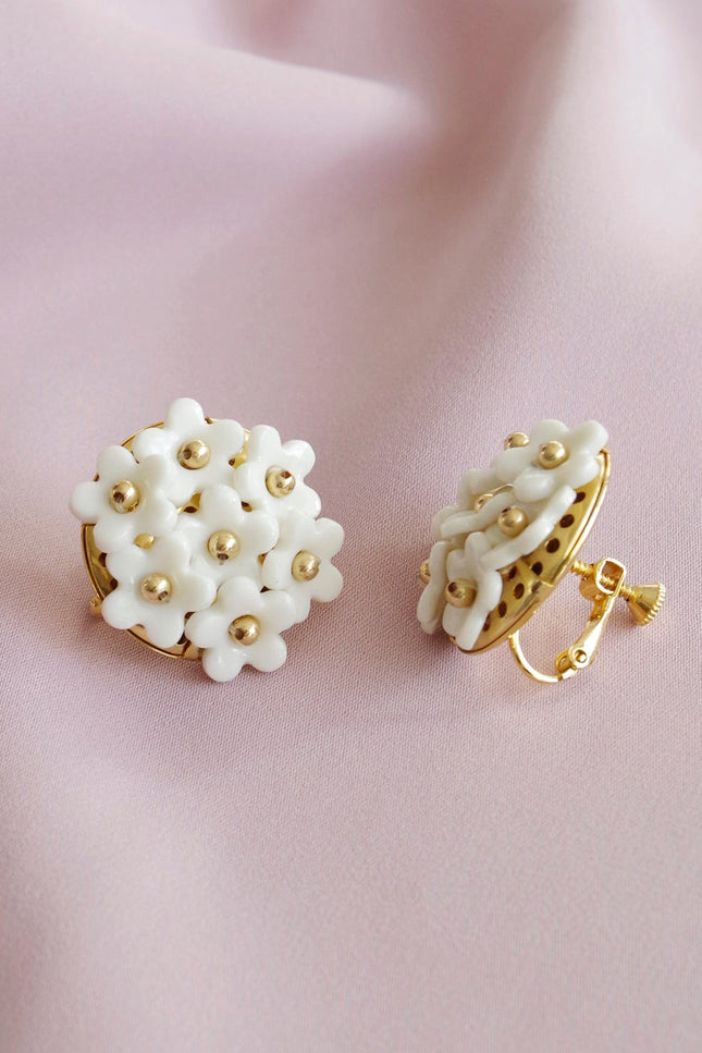 Poporcelain | Daisy Cluster Clip Studs