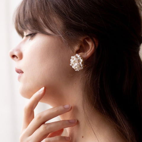 Poporcelain | Daisy Cluster Clip Studs